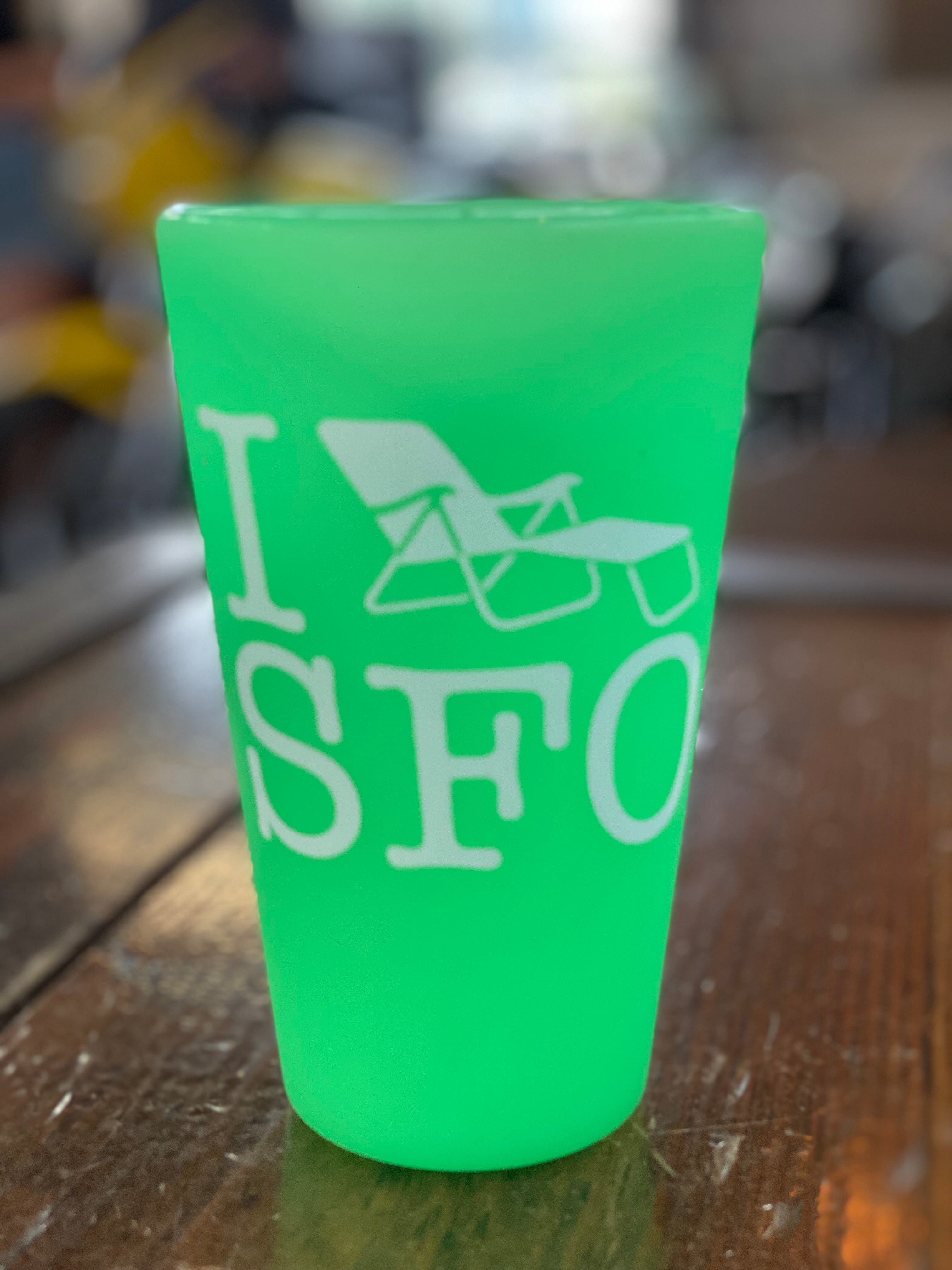 LoungeChairLife SuperFunOutdoors Silipint Glow In The Dark Green Cup